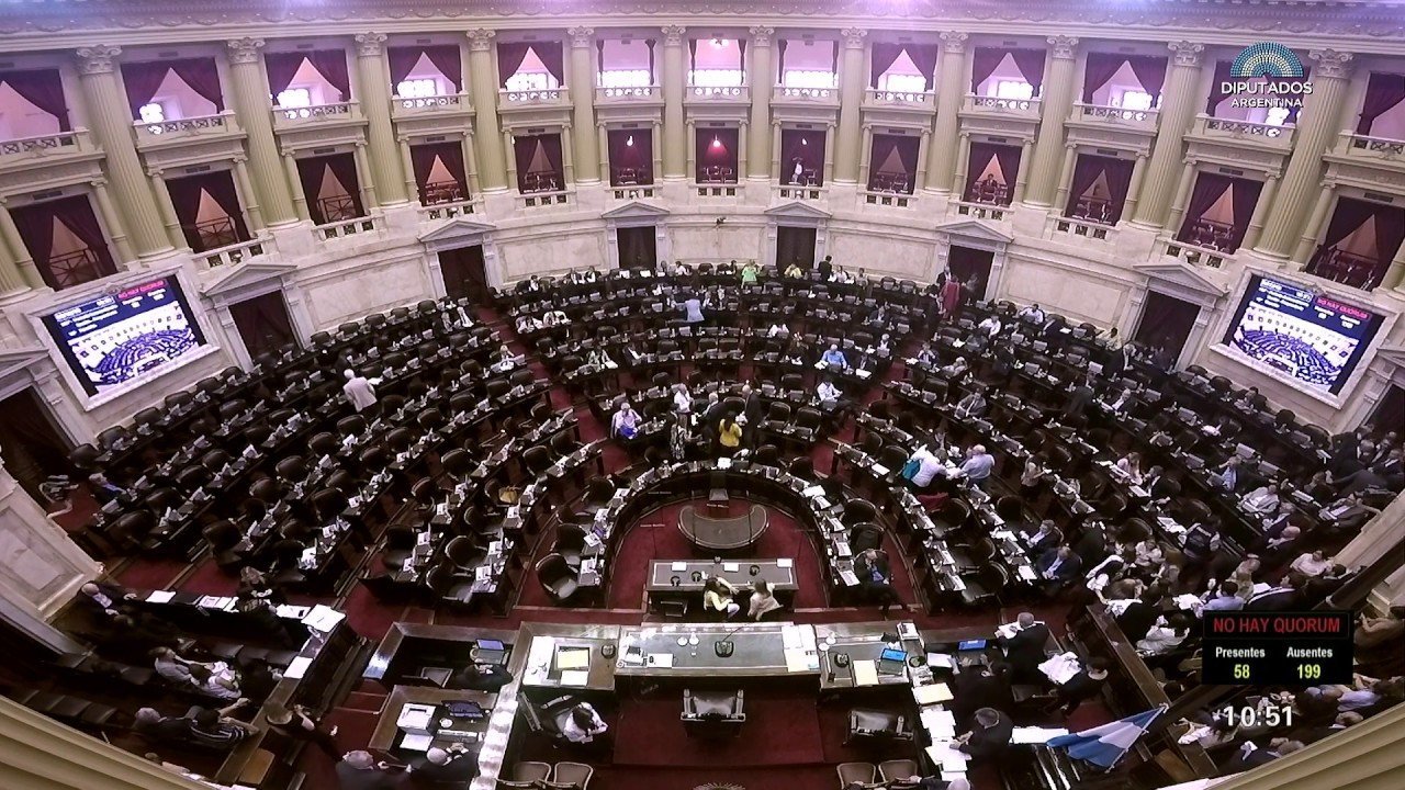 Diputados: Continúa el conflicto por el canje de bonos