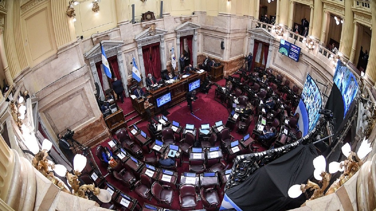 La ley Bases y el paquete fiscal ingresaron al Senado