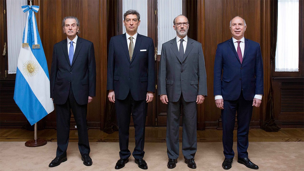 La Corte aceptó evaluar el pedido de La Rioja contra el DNU de Milei