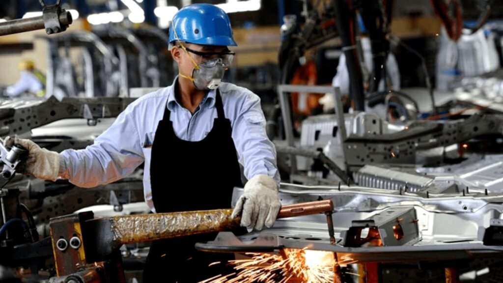 La peor cifra desde la pandemia: La producción industrial cayó en marzo 21,2%