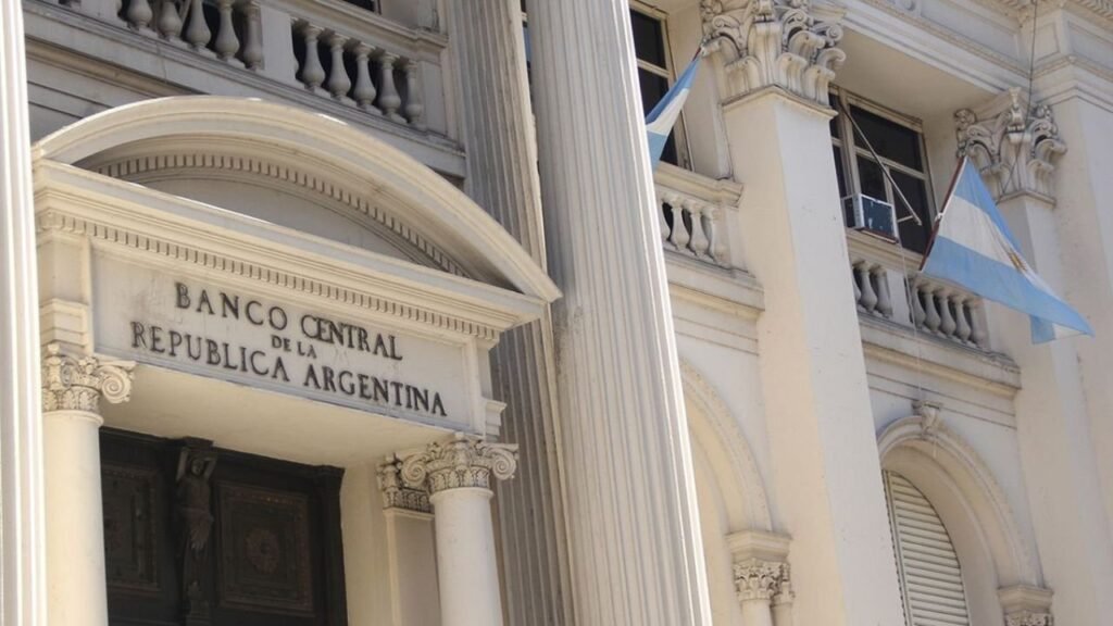 Las reservas del Banco Central se desplomaron U$S 240 millones