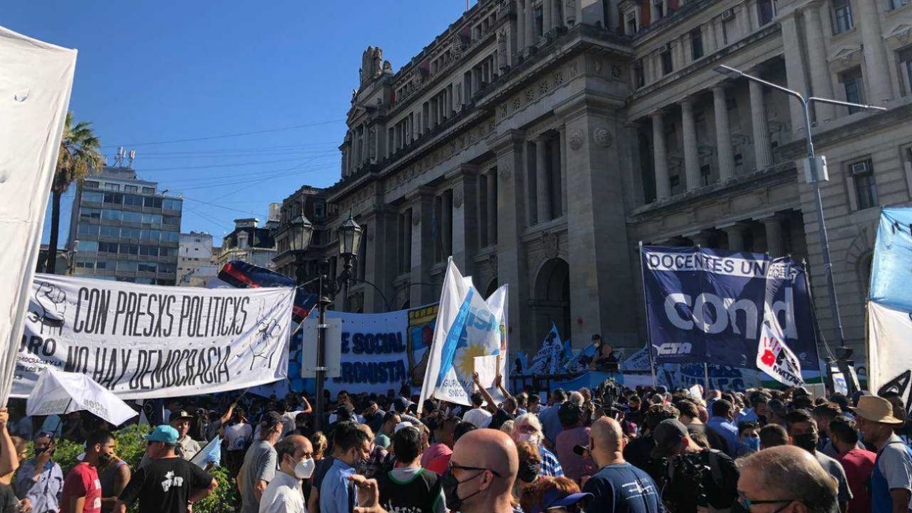 Marcha frente a Tribunales contra la “mafia judicial y la proscripción”