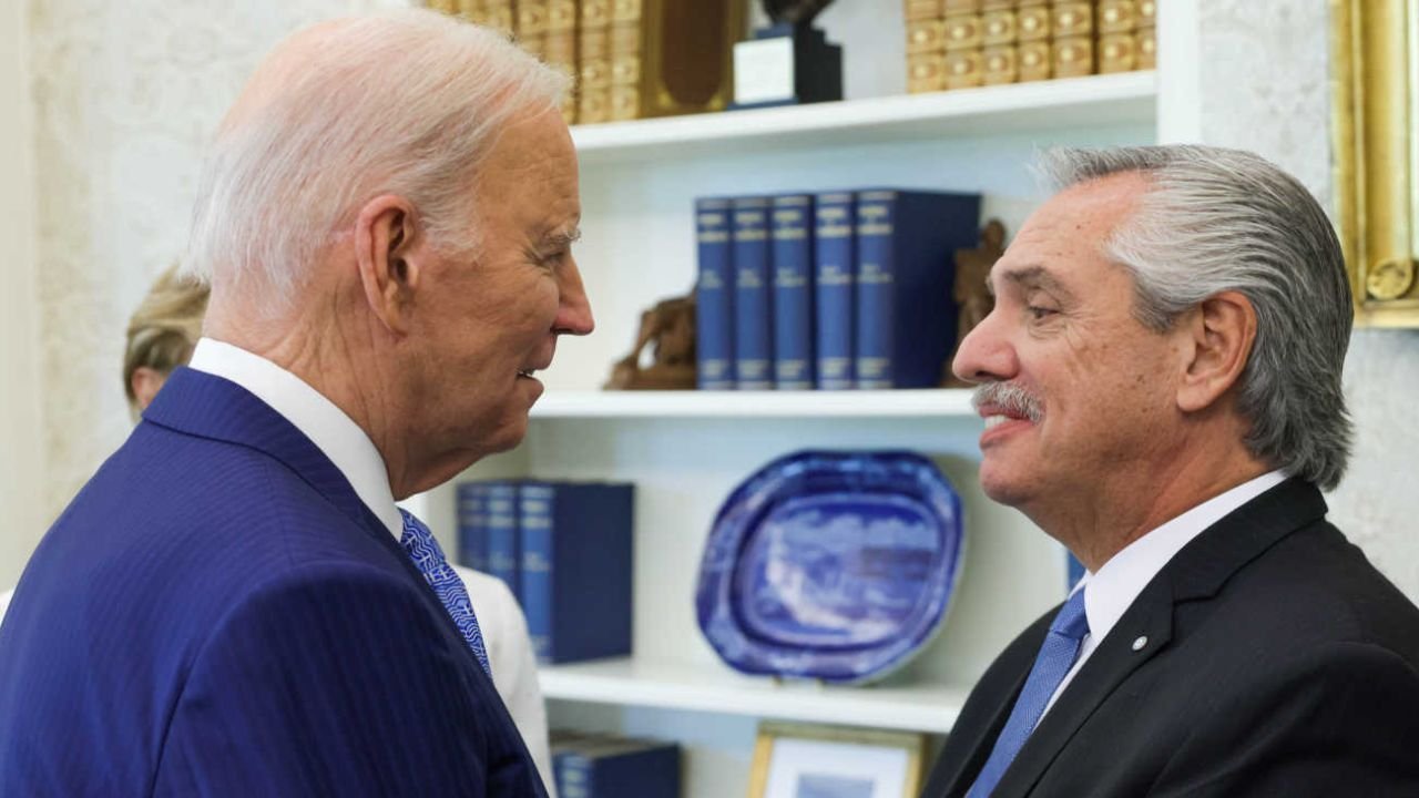 Alberto Fernández le pidió a Biden que colabore con los países en desarrollo