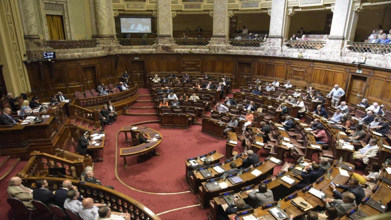 Uruguay aprobó la ley de reforma provisional que sube la edad jubilatoria