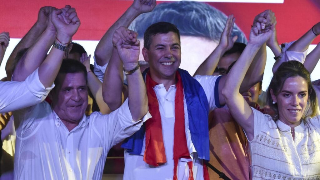 Santiago Peña es el nuevo presidente de Paraguay