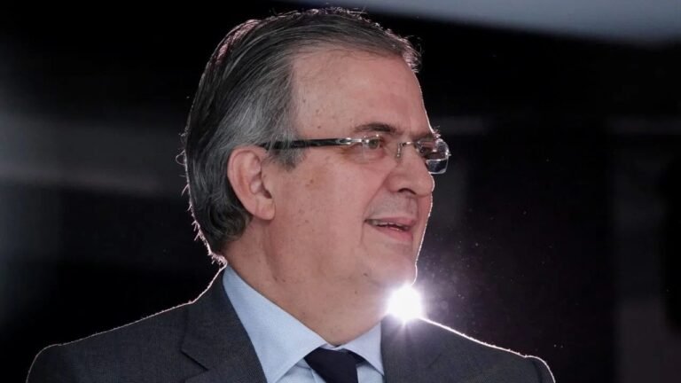México: Marcelo Ebrard formalizó su candidatura a presidente