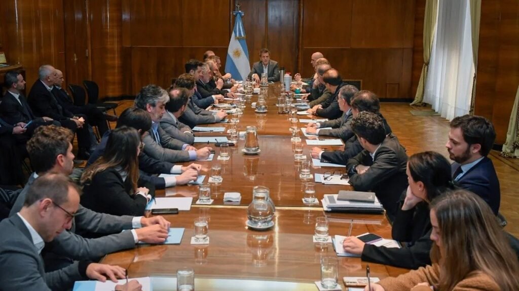 Modificaron el Presupuesto 2023 para pagar jubilaciones y salarios