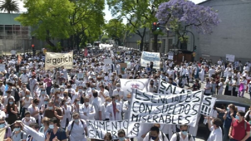 Trabajadores de la salud realizan una jornada nacional de lucha