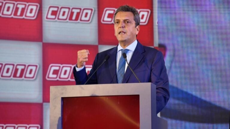 Sergio Massa: “Los empresarios se llevan la plata afuera”