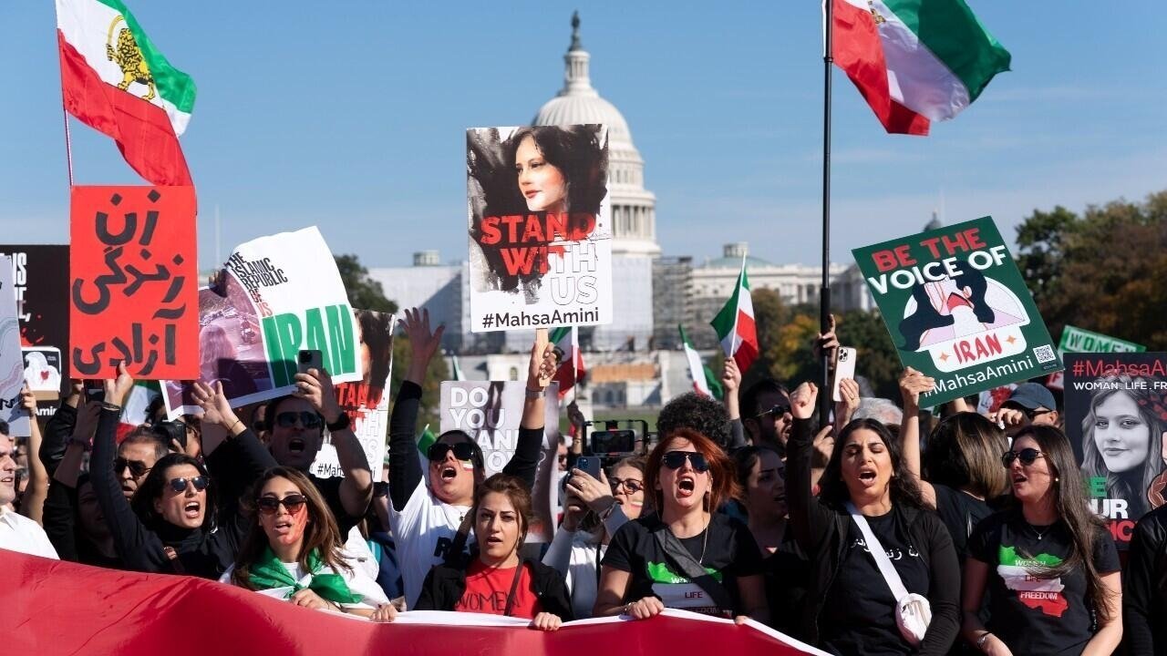 Irán: Denuncian que retomaron las detenciones a mujeres sin velo