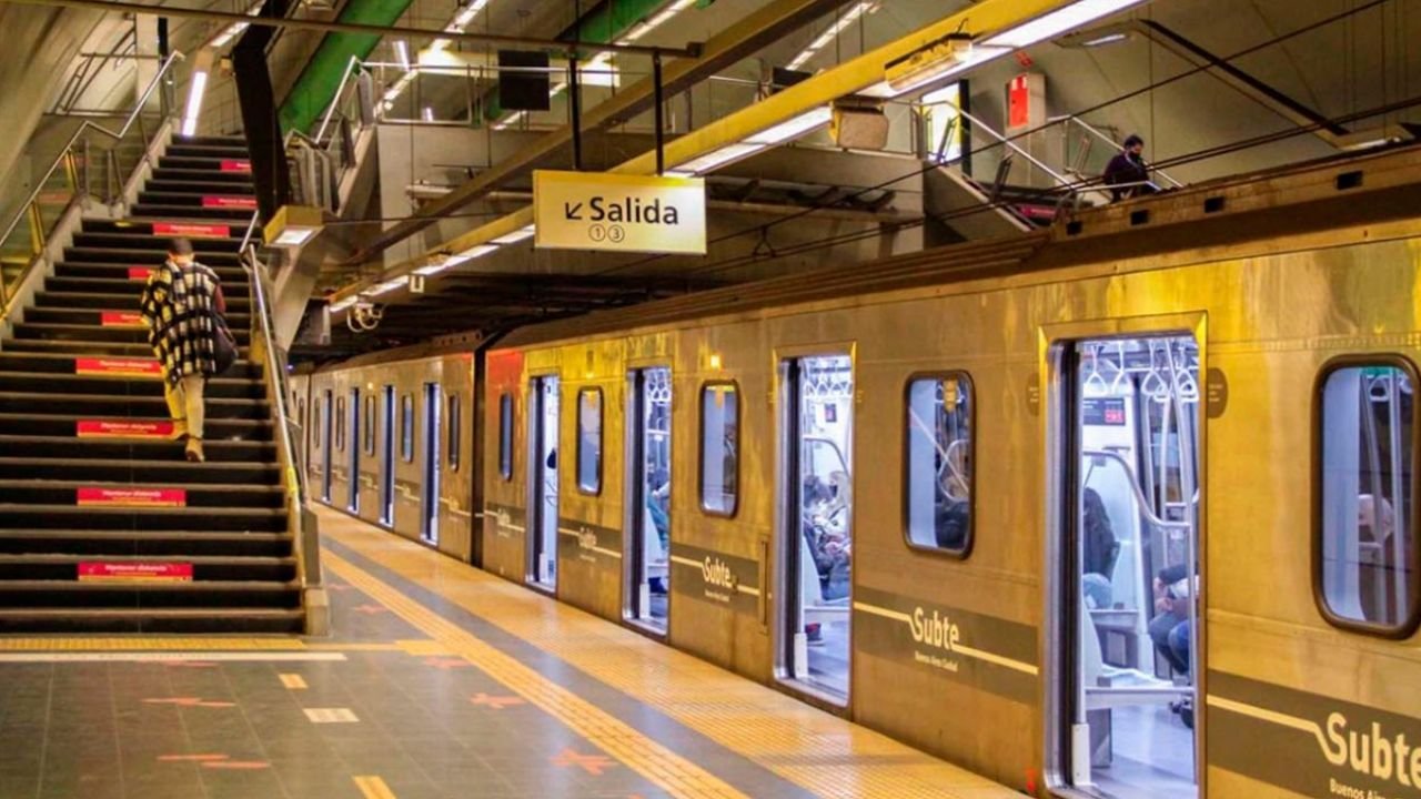 Cayó 23% el número de pasajeros en el subte tras el aumento de casi un 360%