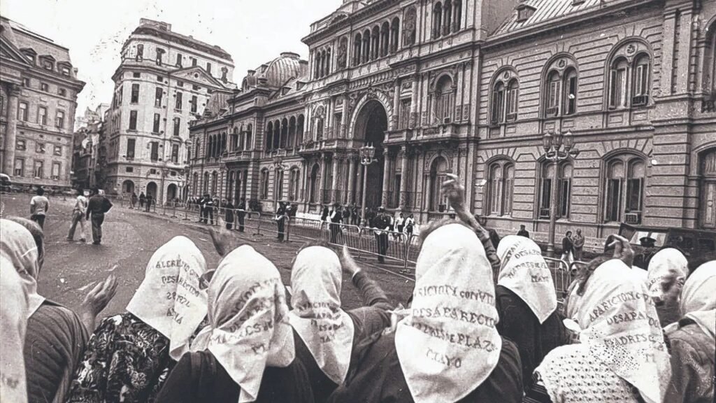 Víctimas de la dictadura lanzan el Archivo Popular de la Memoria