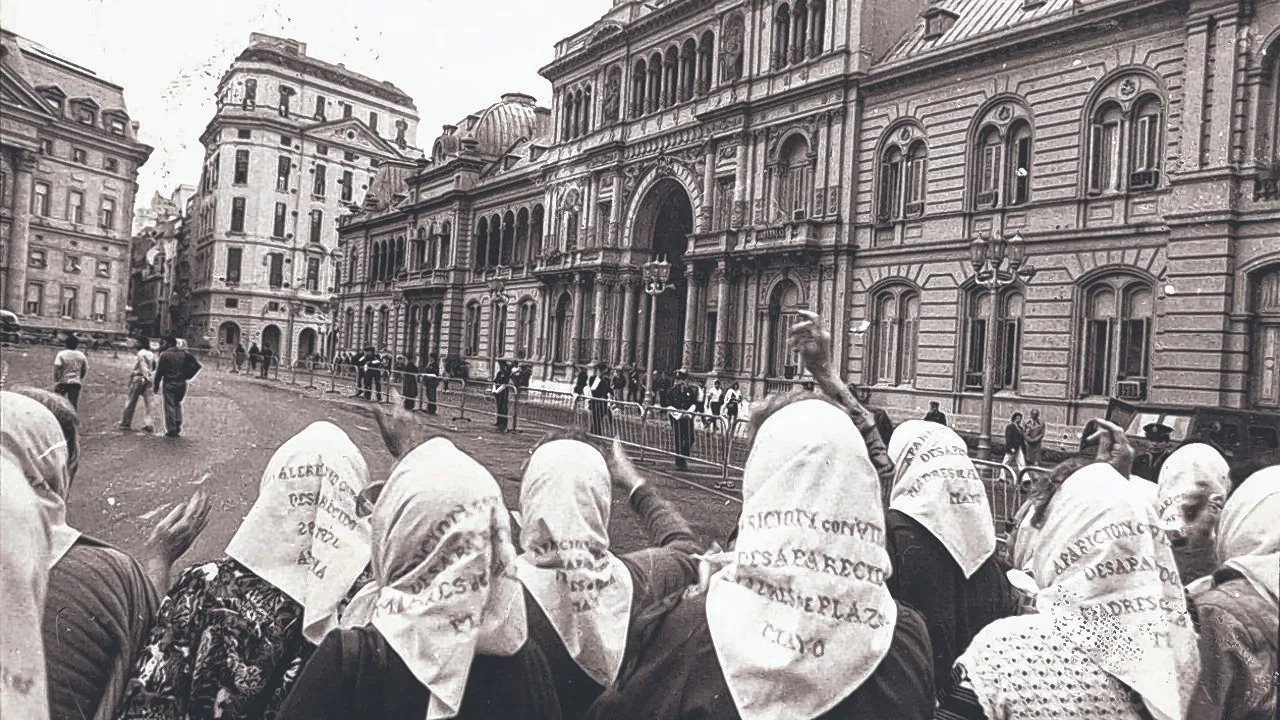 Víctimas de la dictadura lanzan el Archivo Popular de la Memoria