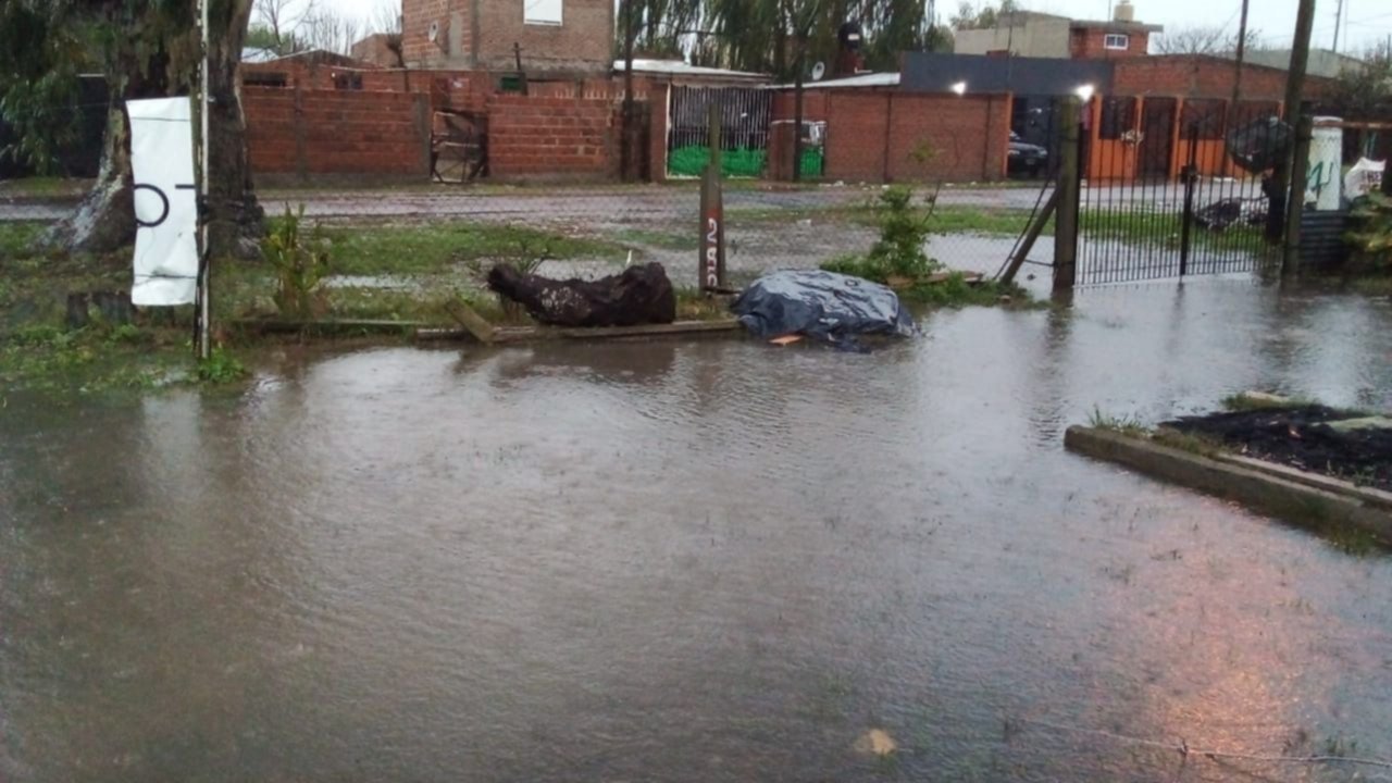 Tras la inundación en La Plata crean programas de asistencia