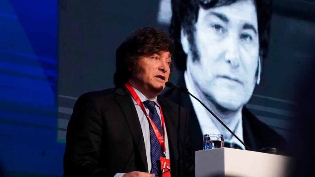 Rachazo a Milei por defender la contaminación de los ríos