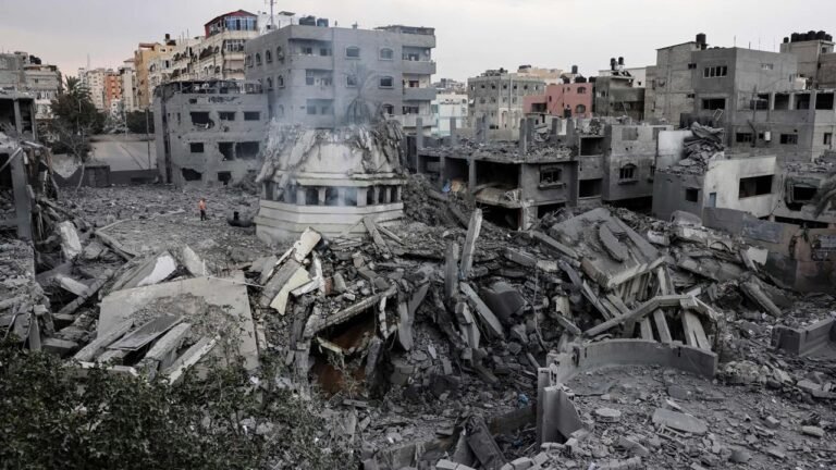 Denuncian 471 muertos tras el bombardeo a un hospital en Gaza