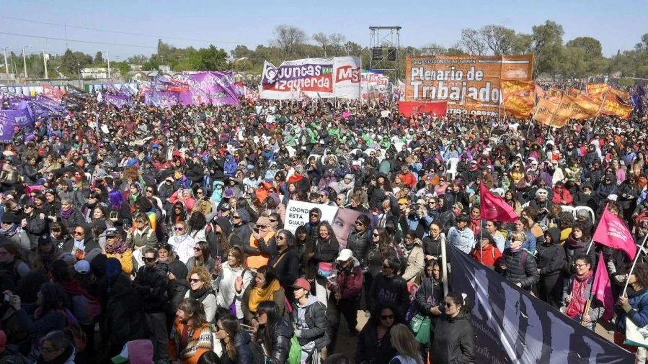 Miles de mujeres y diversidades marcharon en el Encuentro Plurinacional