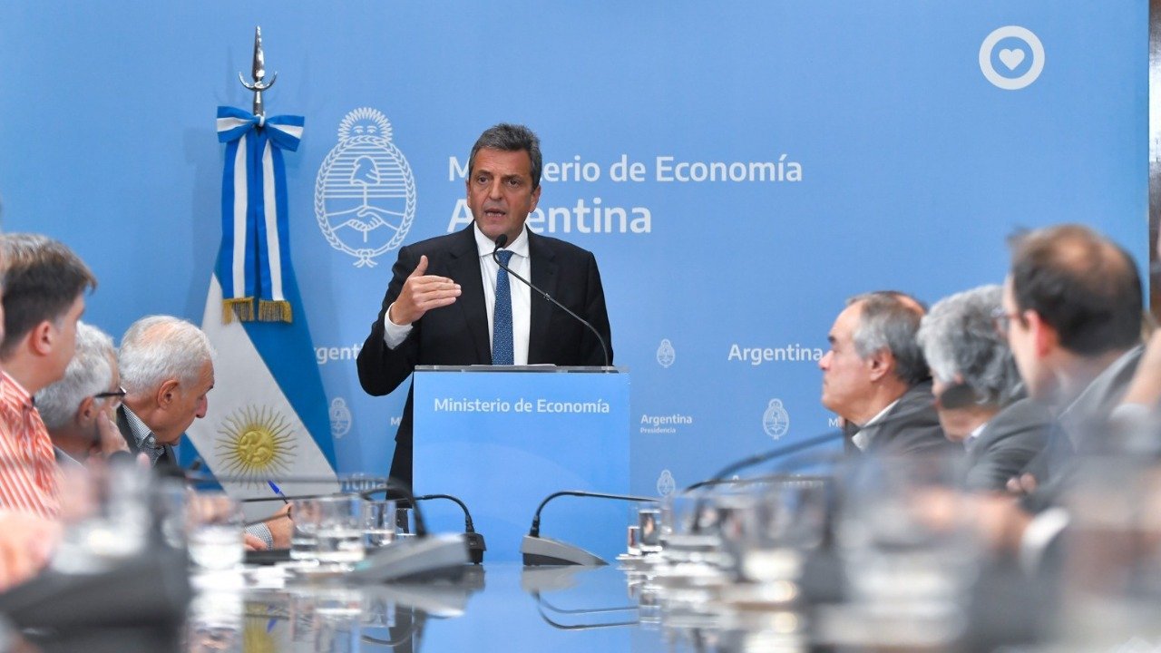 Las primeras medidas de Massa luego de entrar al balotaje