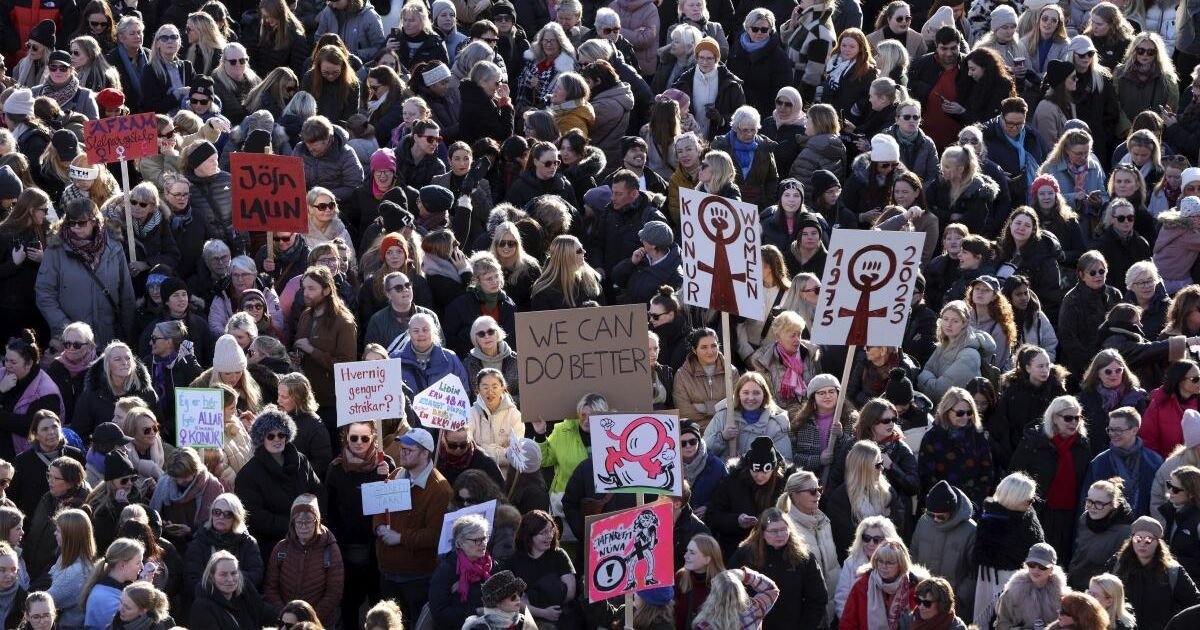 Histórica huelga en Islandia contra las desigualdades de género