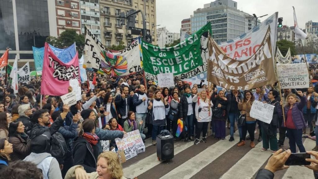 PBA: Docentes piden la reapertura de paritarias