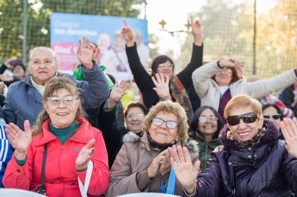 Jubilados realizan “semaforazo” contra Milei