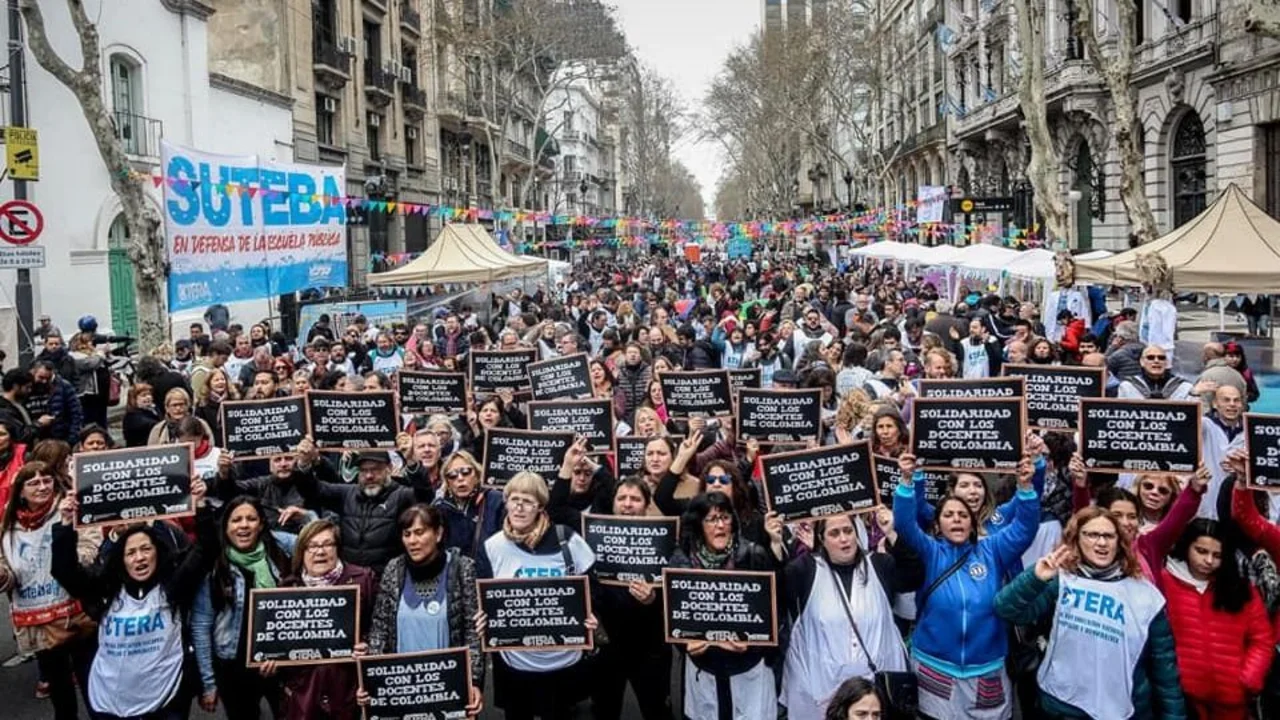 A pesar de la falta de fondos los docentes cobraron sus sueldos