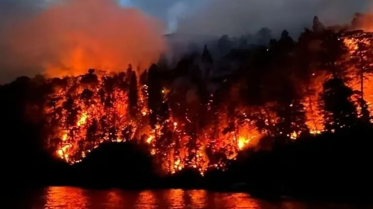 El incendio en el Nahuel Huapi ya consumió más de 625 hectáreas