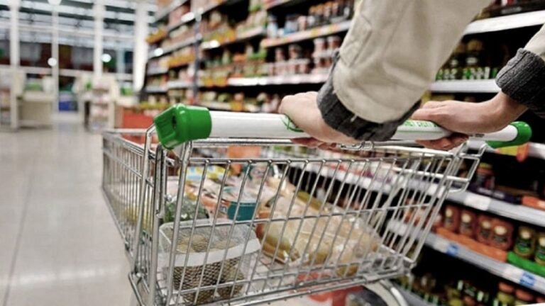 El consumo en supermercados se desplomó 13,8% en enero
