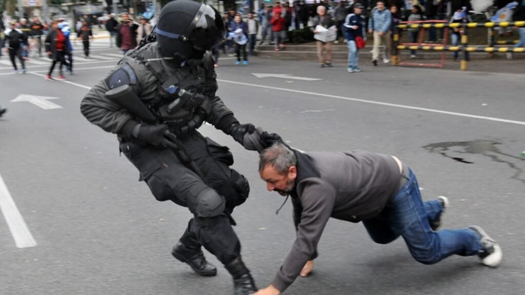 Brutal represión sobre la 9 de Julio durante protesta por el hambre