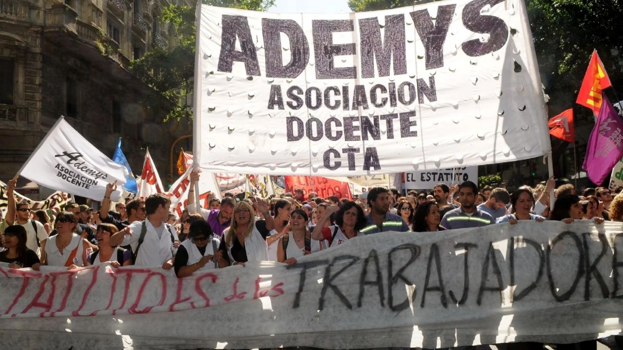 Ademys hará un paro docente para acompañar la Marcha Federal Universitaria