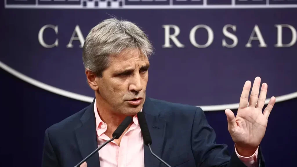 Luis Caputo: “Es una obviedad que iba a subir la desocupación”