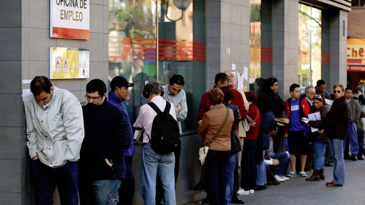 Se duplicaron las suspensiones y crecieron 60% las prestaciones de desempleo en 6 meses