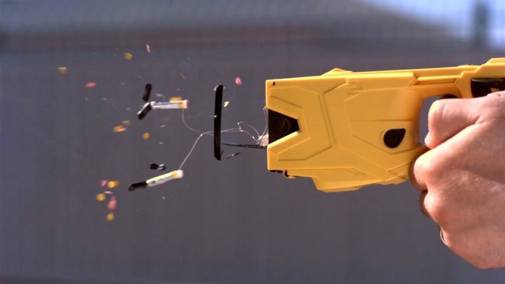 El Gobierno reglamentó el uso de las pistolas Taser