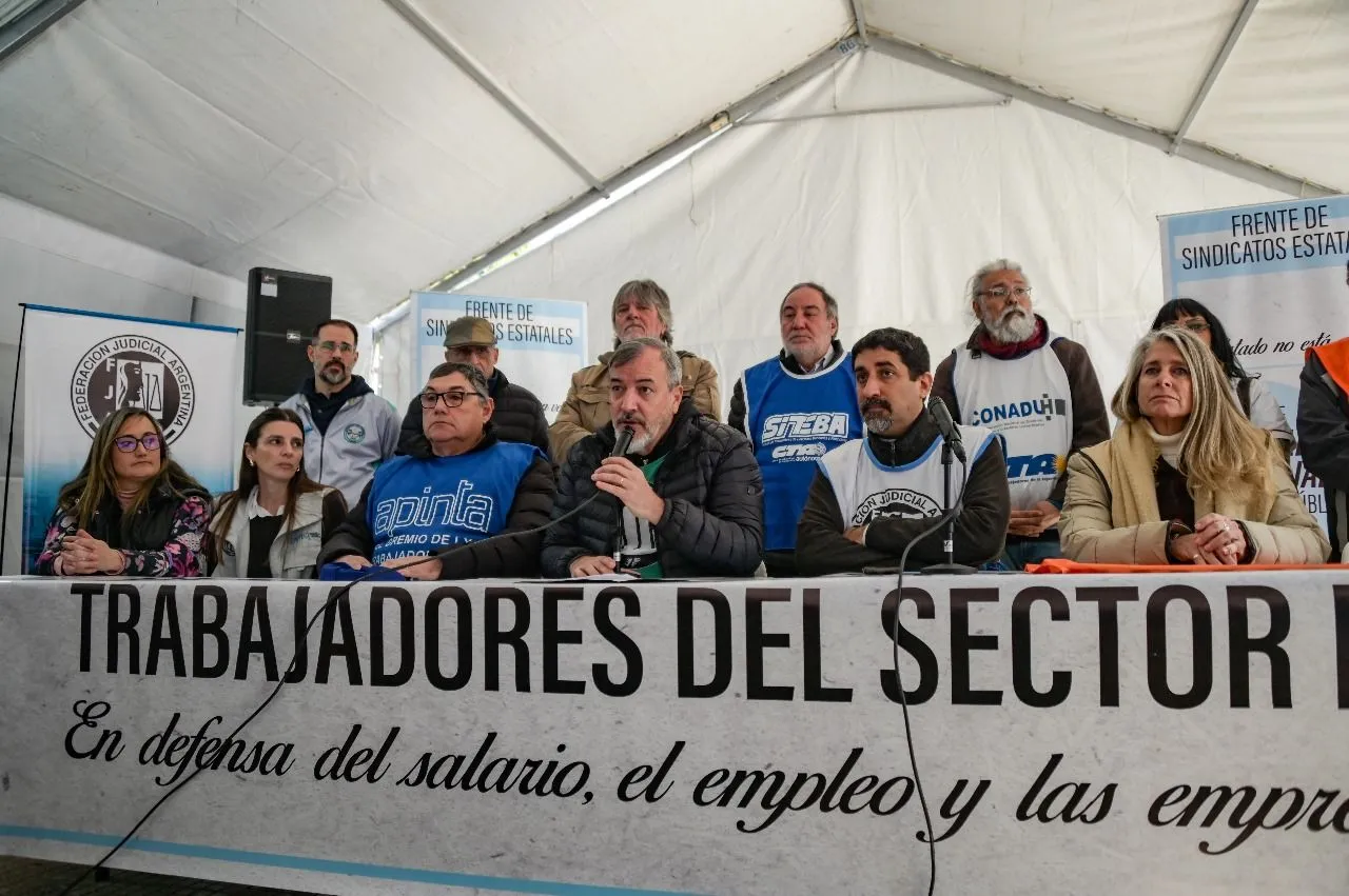 ATE acampa en Plaza de Mayo contra los despidos en el Estado
