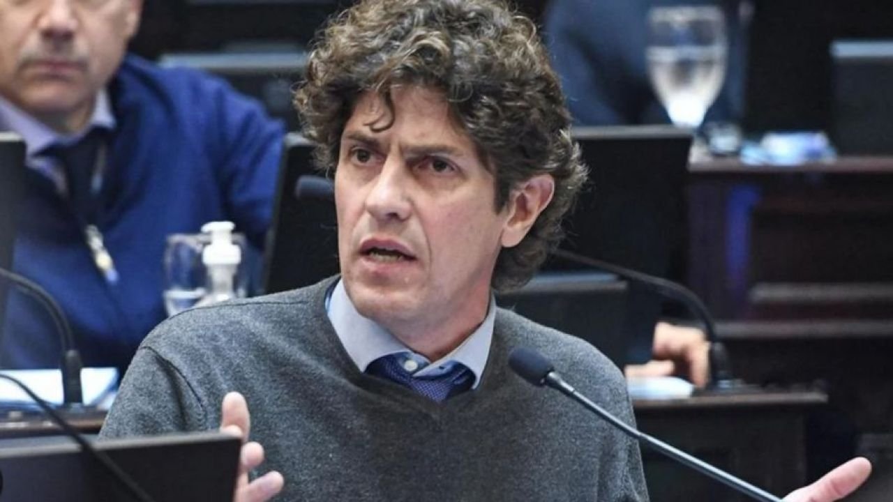 Martín Lousteau controlará a la SIDE tras un acuerdo con la oposición