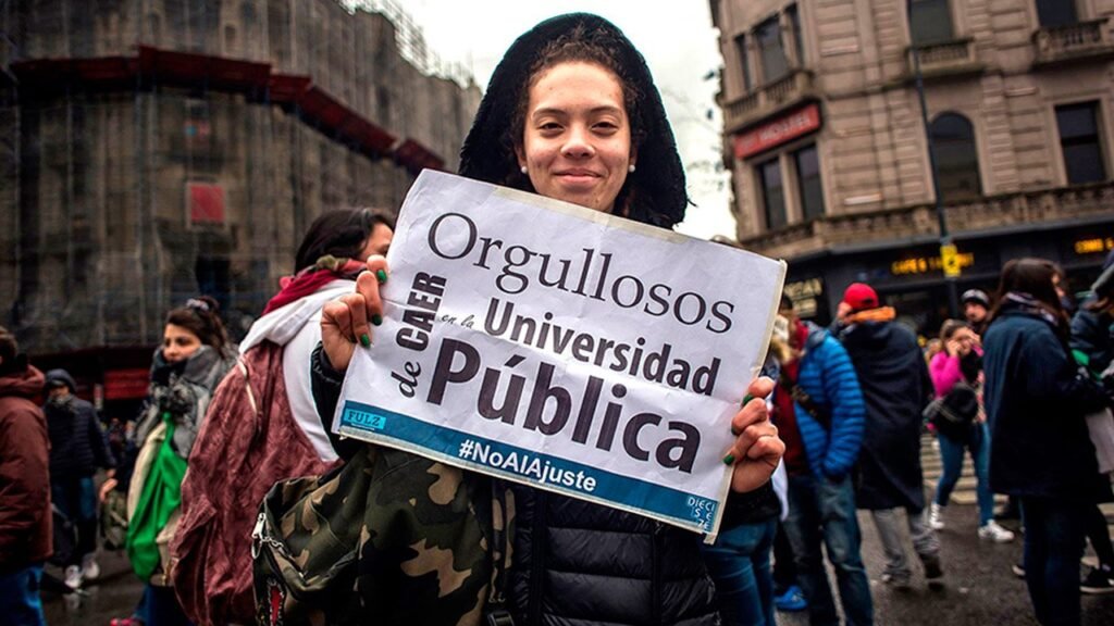 Paro universitario contra los recortes del 32% en partidas y el deterioro salarial