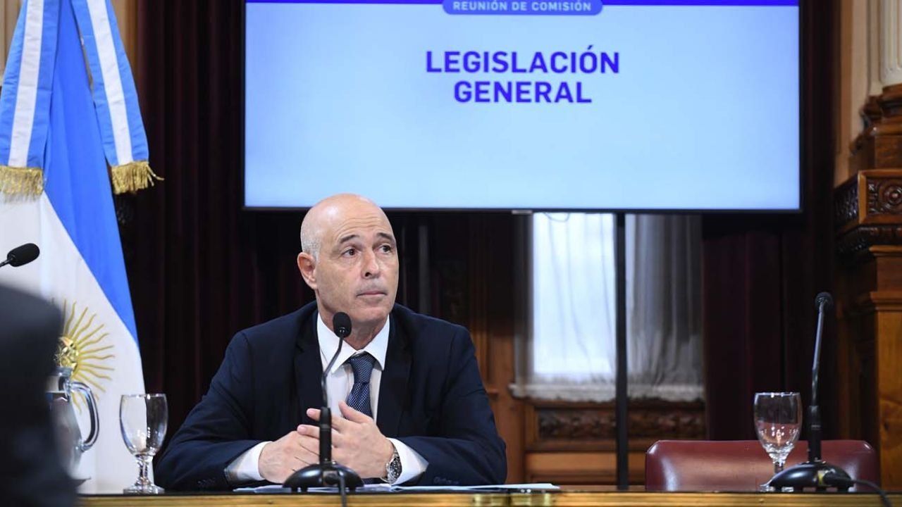 LLA: El senador Abdala confesó que contrata muchos asesores porque quiere “ser gobernador”