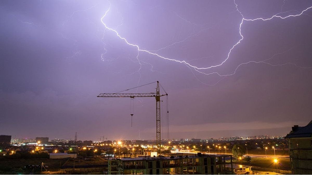 Alerta meteorológica: tormentas y granizo azotarán el AMBA y otras provincias, mientras se prevé una ola de calor extremo que impactará el clima en los próximos días.
