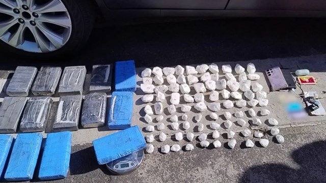 Detienen a mujer extranjera con 17 kilos de cocaína en CABA