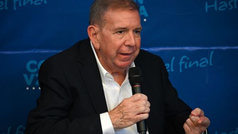 Edmundo González presenta actas que respaldan su victoria en Venezuela