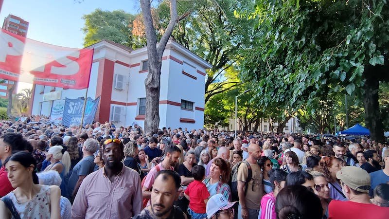 Festival masivo contra despidos y cierre de la Secretaría de DDHH