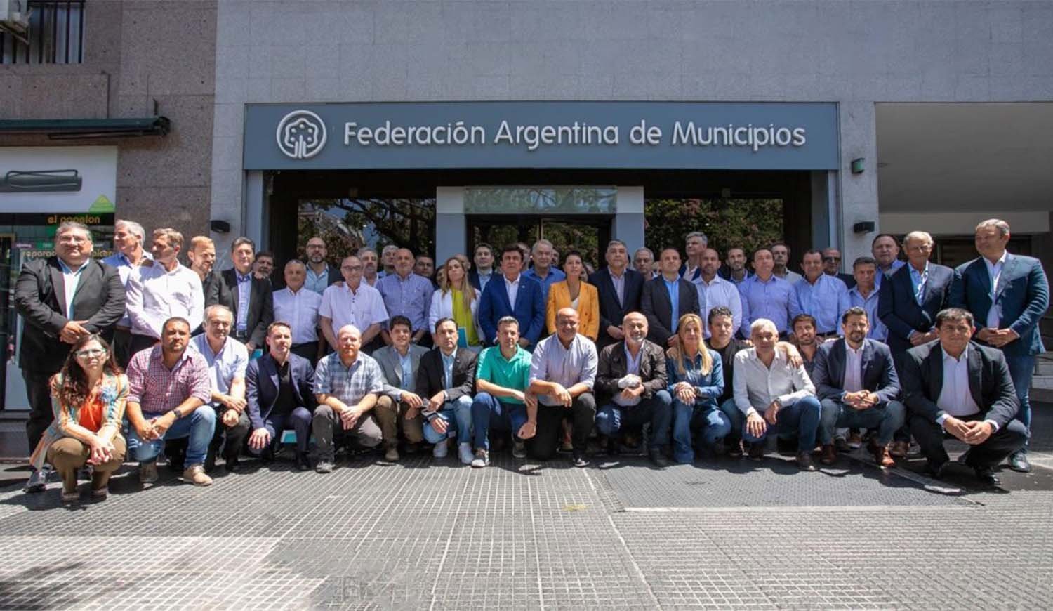 Intendentes argentinos se oponen al plan de Caputo y Milei