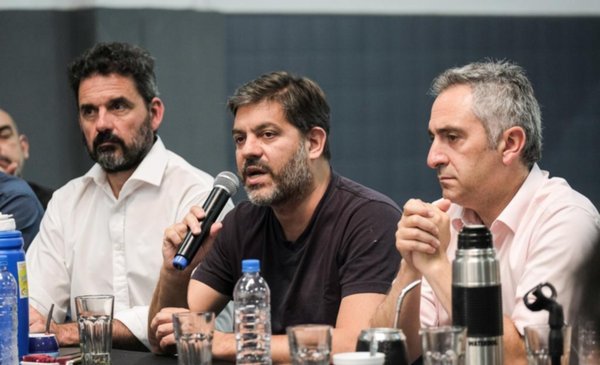Kicillof fortalece su estrategia política ante decisiones clave.