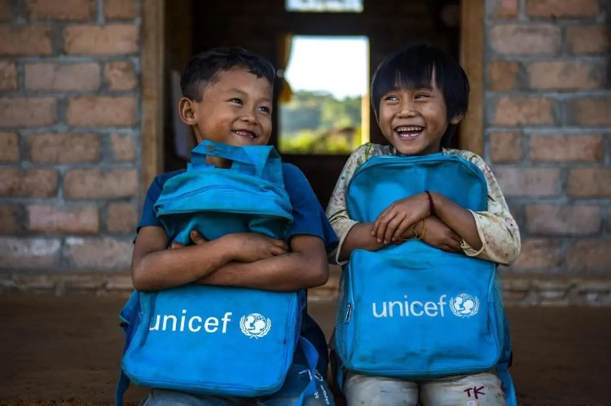 Uno de cada siete estudiantes en el mundo enfrenta el impacto del clima extremo en 2024, revelando la urgente necesidad de abordar los efectos del cambio climático en la educación global.