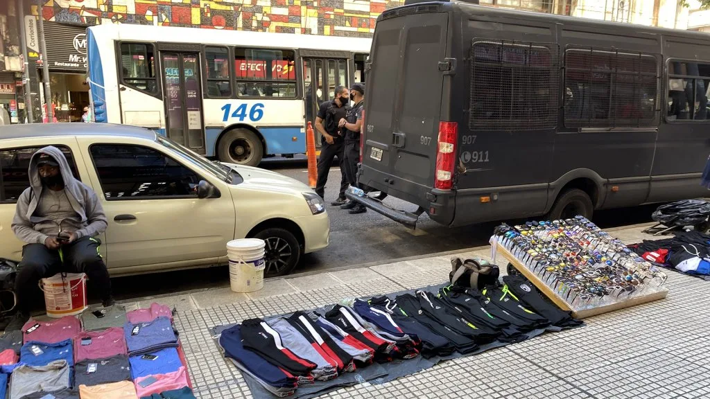 Venta ilegal callejera en CABA cae 17,4% en diciembre