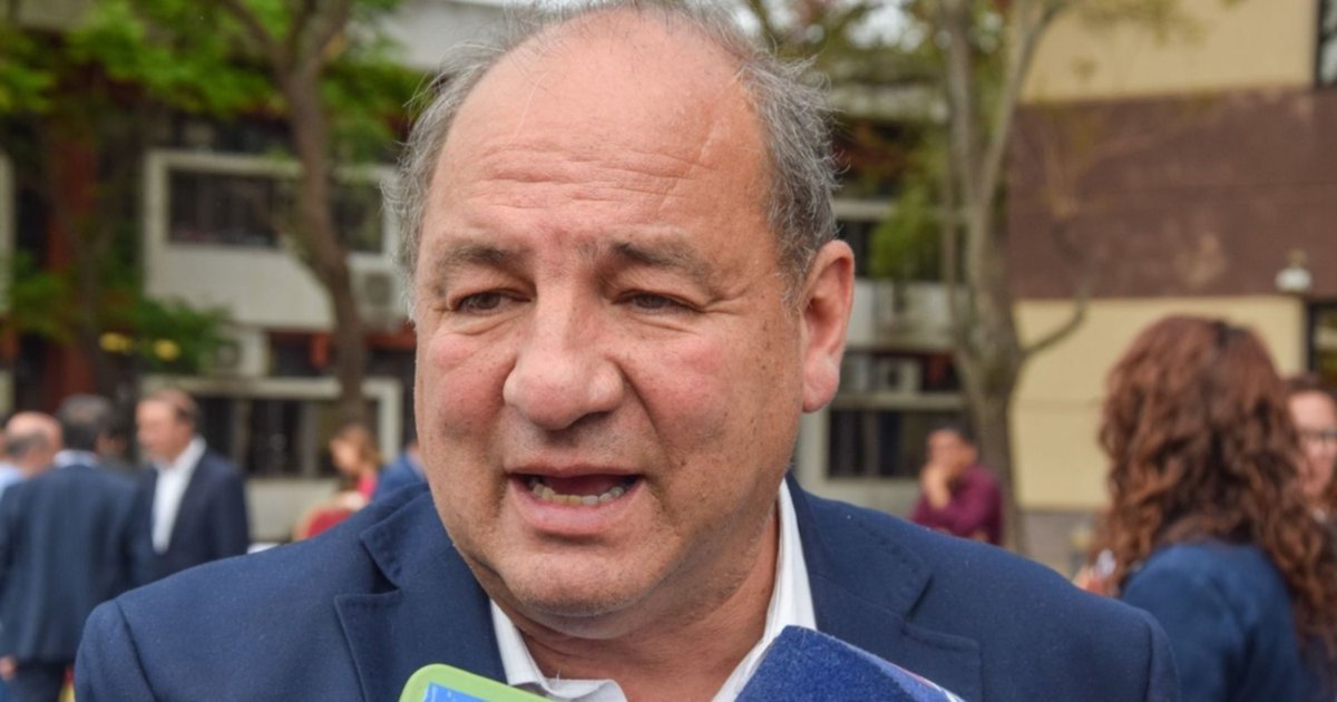 Villada critica uso de fondos estatales