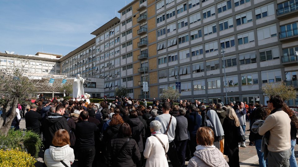 Salud crítica del Papa Francisco: oración y esperanza