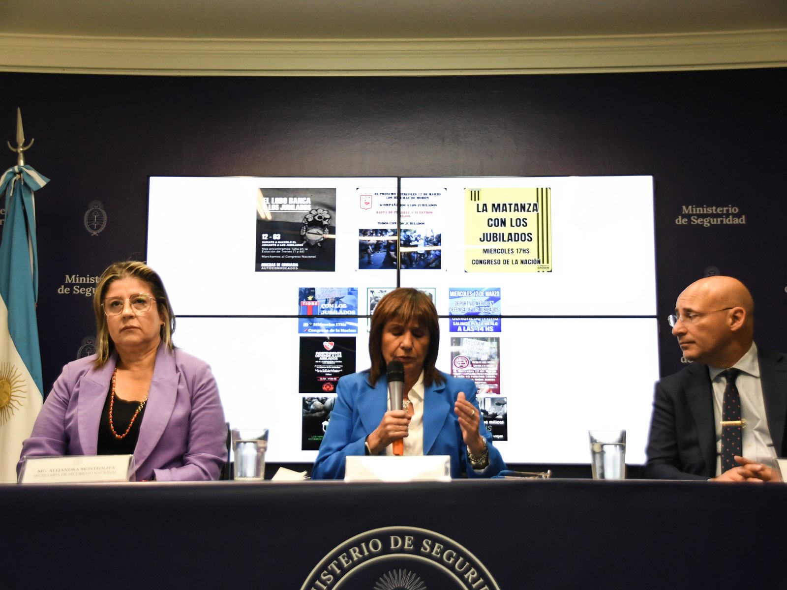 Bullrich exige a clubes la expulsión de socios que participaron en marcha de jubilados: ¿Qué significa esto para el fútbol argentino?