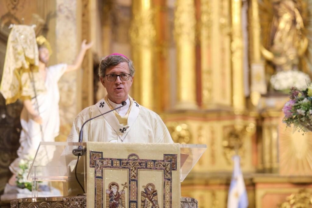 Arzobispo de Buenos Aires exige justicia para jubilados: Una deuda social urgente que no podemos ignorar