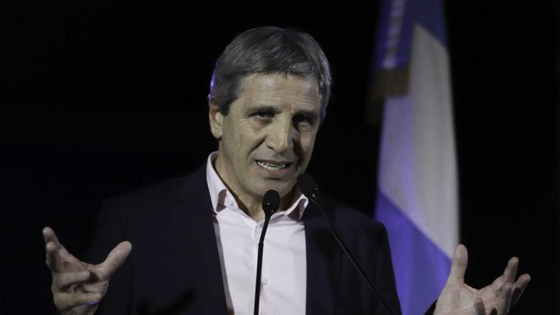 Impactante Discurso del Ministro Luis Caputo en Expo EFI 2025: Claves para el Futuro Económico de Argentina